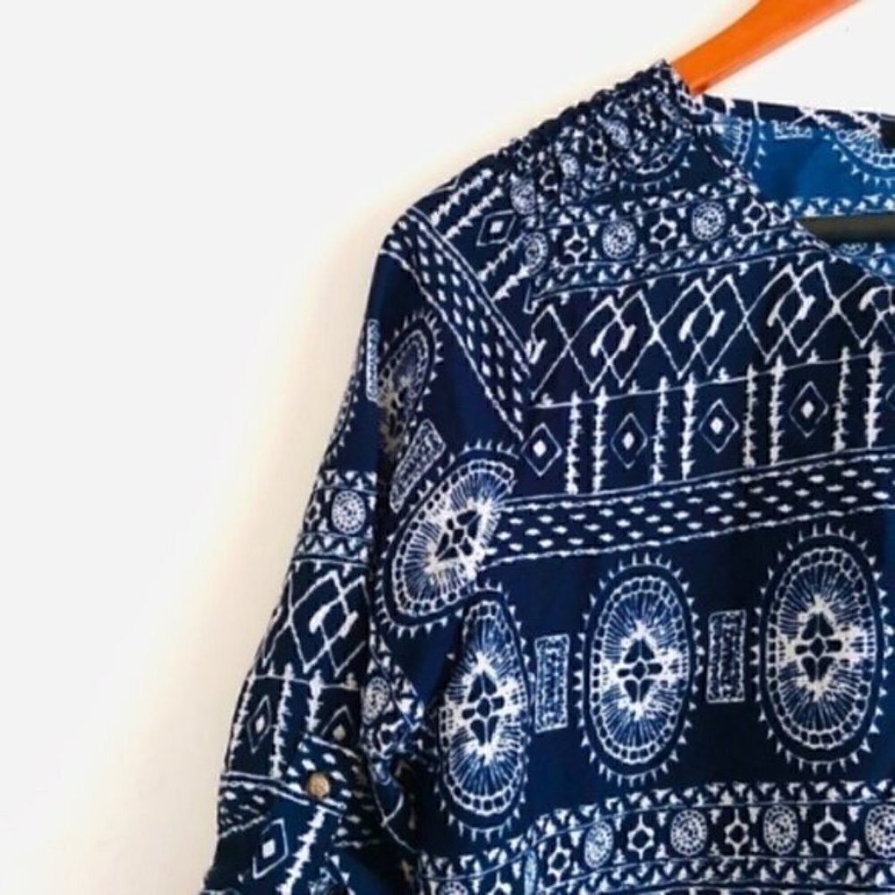 Antilia Femme Top S Geometric Printed Blue & White Nautical Tabbed Sleeves - Picture 3 of 9